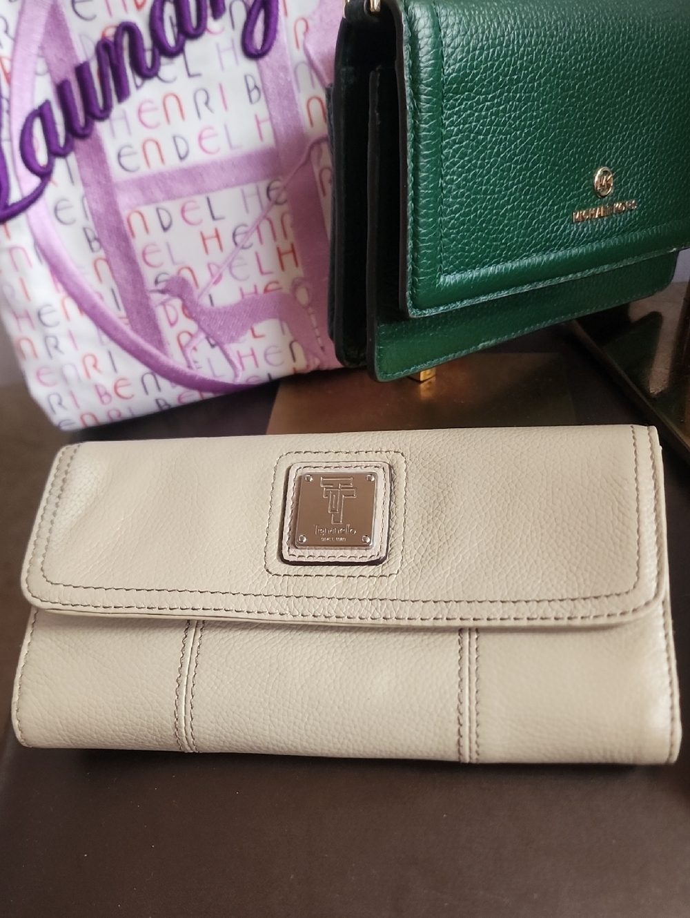 Sellers Bundle Of 7 Bags, 3 Henri Bendel, 2 Michael Kors, 2 Tignanello Euc - Picture 9 of 16